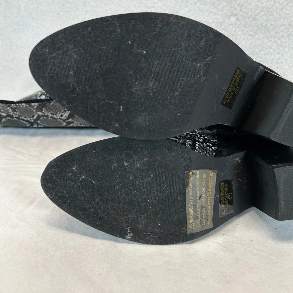 Chase + Chloe keywords snakeskin